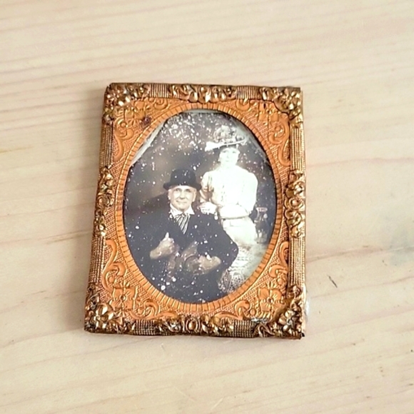 Antique Victorian Photograph Mini Tintype Gold Frame - Picture 1 of 3